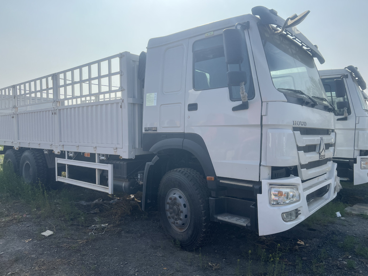 SINOTRUK HOWO LIVESTOCK DUMP TRUCK WITH FENCE - 翻斗车:图1 SINOTRUK HOWO LIVESTOCK DUMP TRUCK WITH FENCE - 翻斗车:图1