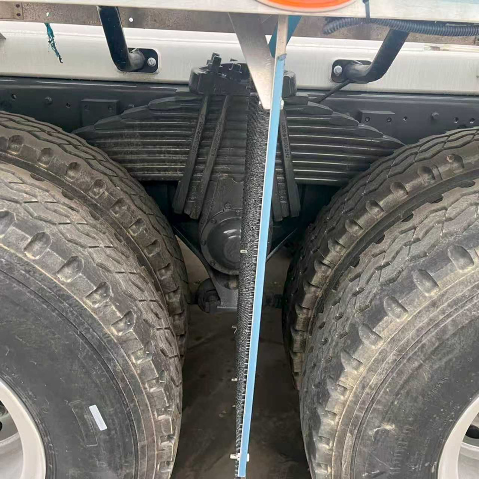 SINOTRUK TX350 HOWO Euro5 STAGE 5 TIER FIVE - 混凝土搅拌车:图5 SINOTRUK TX350 HOWO Euro5 STAGE 5 TIER FIVE - 混凝土搅拌车:图5