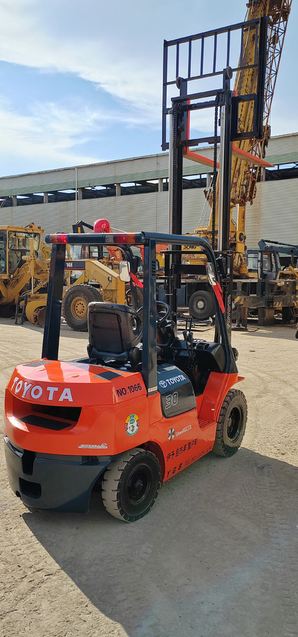 TOYOTA FD 30 - 叉车:图4 TOYOTA FD 30 - 叉车:图4