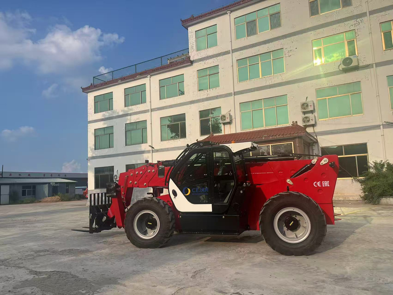 XCMG BRAND NEW 9 METER - 伸缩臂叉装车:图1 XCMG BRAND NEW 9 METER - 伸缩臂叉装车:图1