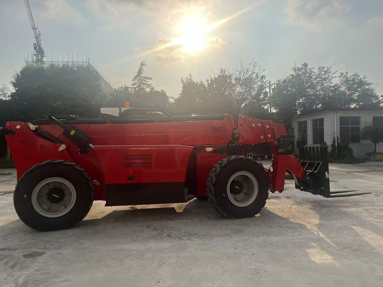 XCMG BRAND NEW 9 METER - 伸缩臂叉装车:图4 XCMG BRAND NEW 9 METER - 伸缩臂叉装车:图4