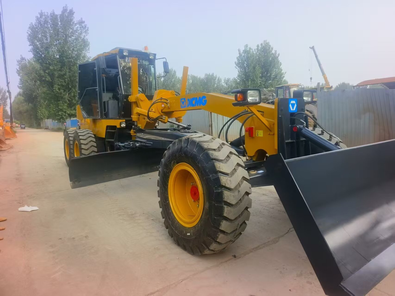 XCMG GR2153 - 平路机:图1 XCMG GR2153 - 平路机:图1