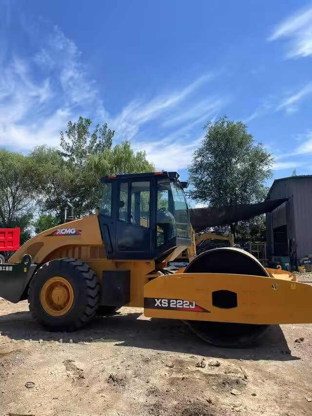 XCMG XS222J XS223J - 压路机:图4 XCMG XS222J XS223J - 压路机:图4