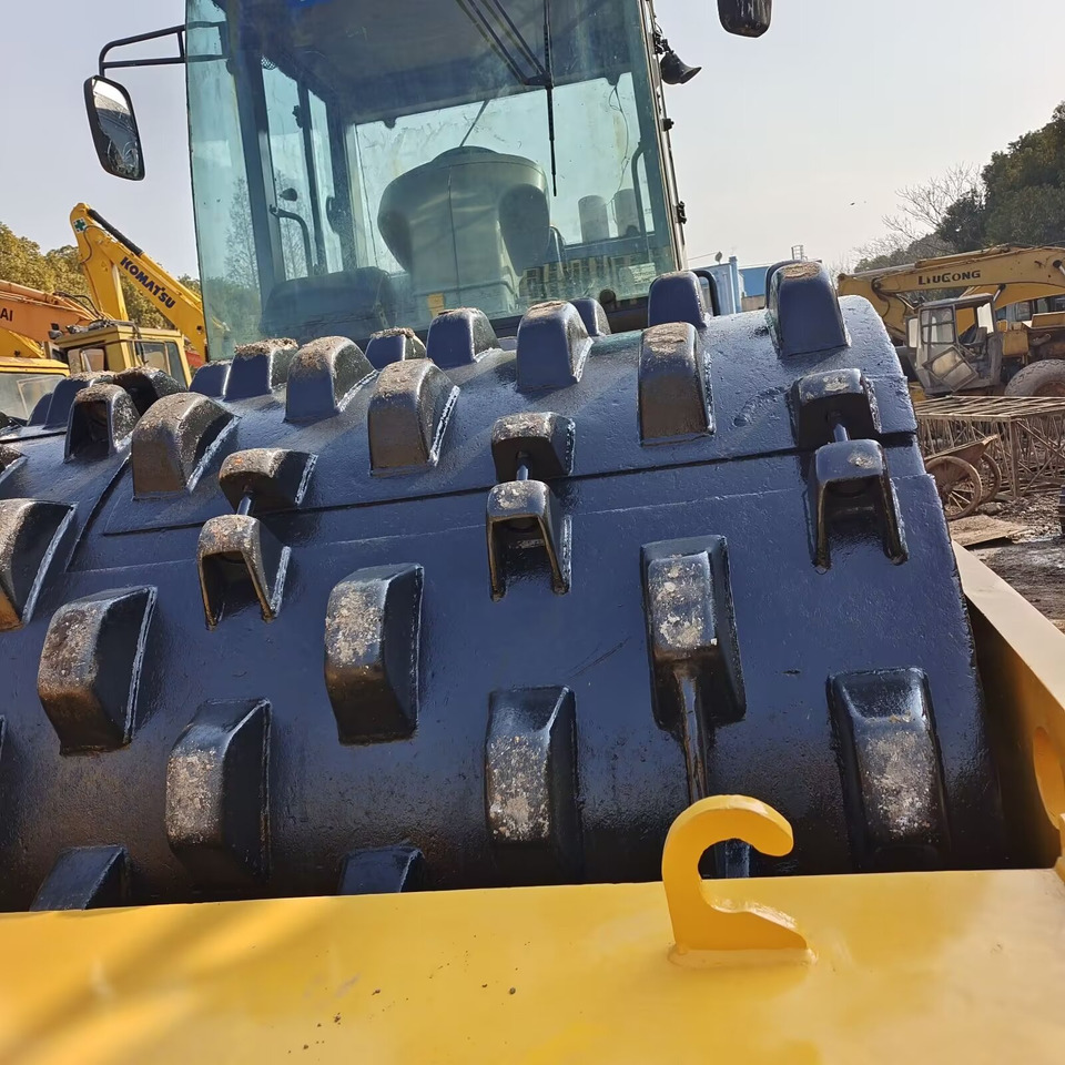 XCMG XS223J Tamping foot roller - 压路机:图2 XCMG XS223J Tamping foot roller - 压路机:图2