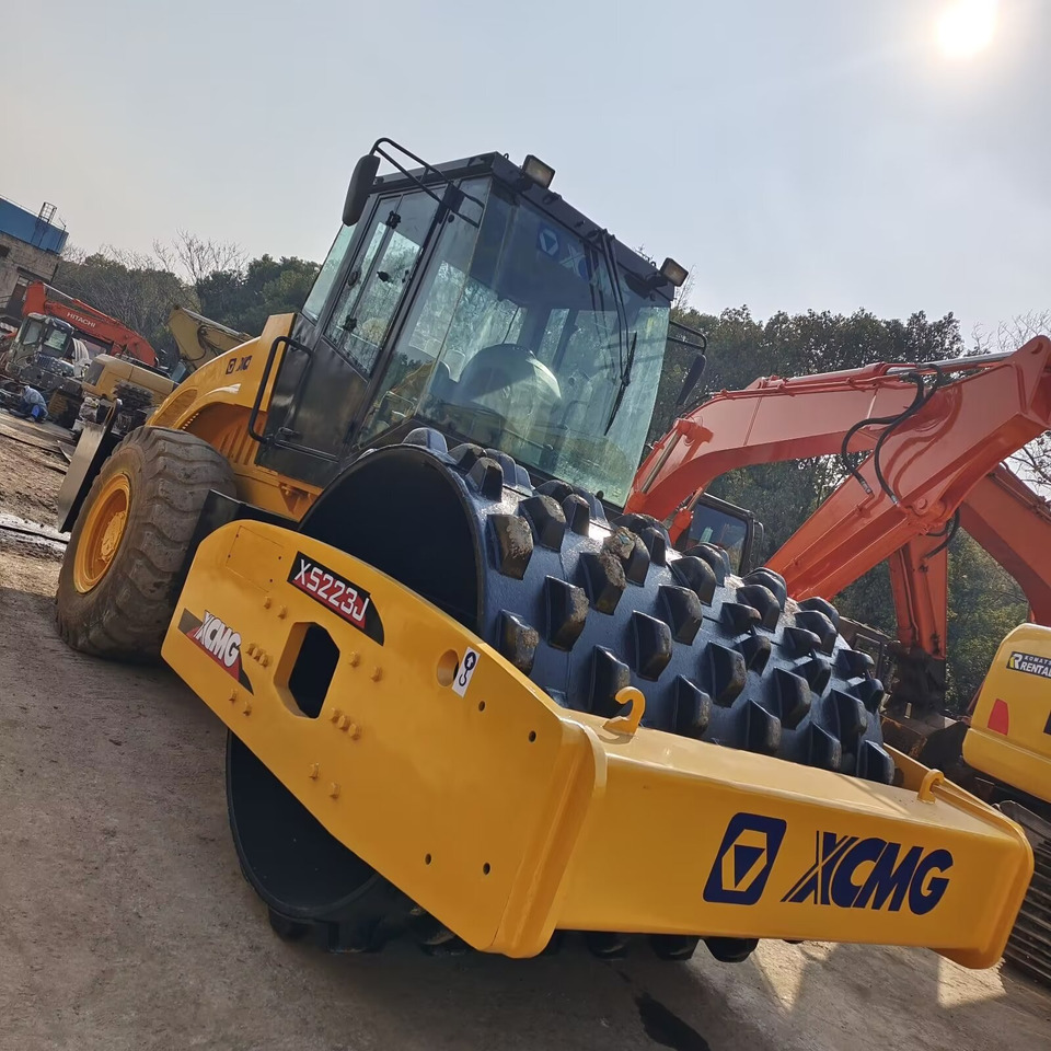 XCMG XS223J Tamping foot roller - 压路机:图4 XCMG XS223J Tamping foot roller - 压路机:图4