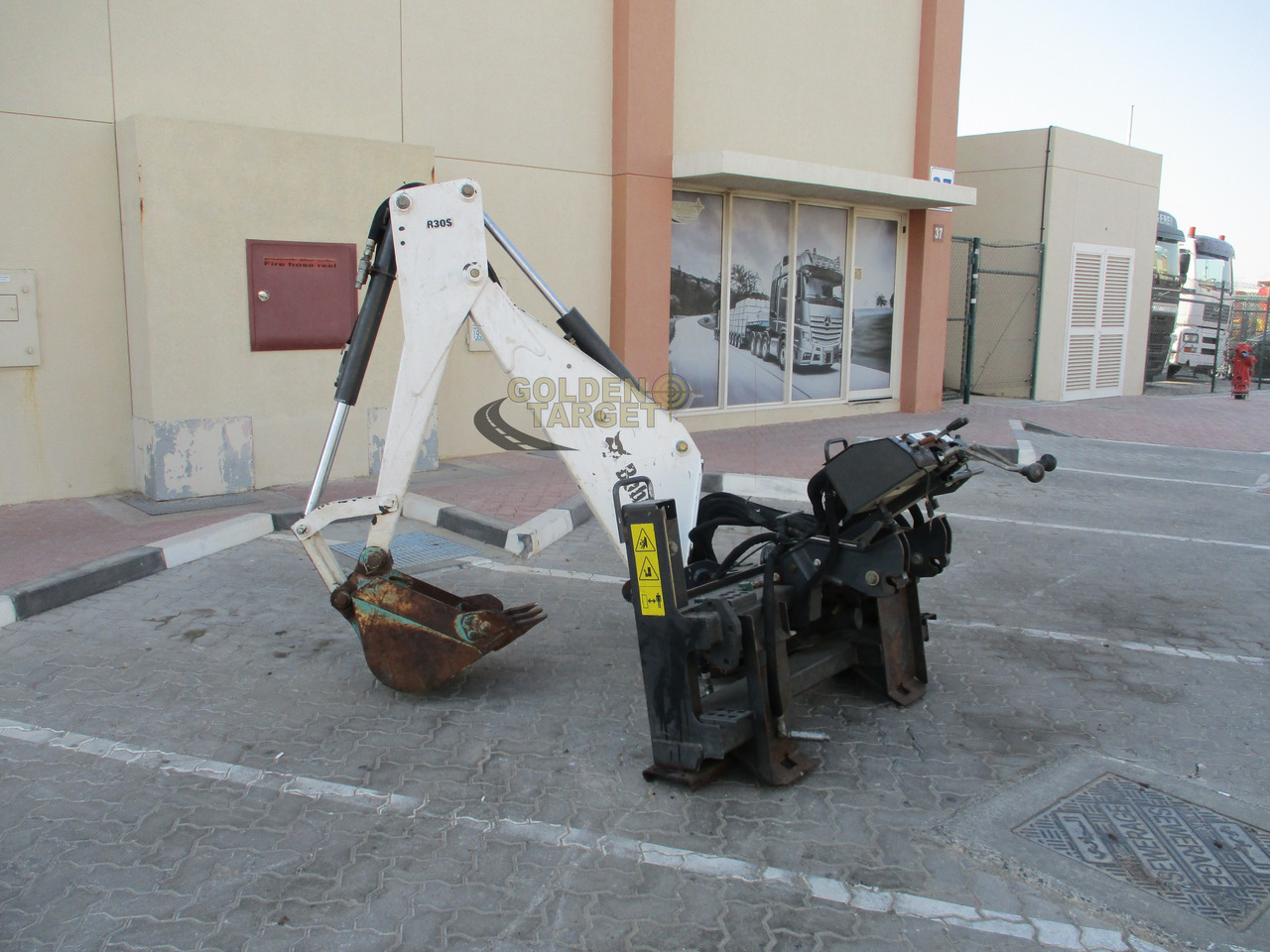 BOBCAT Skid Steer R30S Backhoe Attachment - 装载机铲斗 适用于 滑移装载机:图3 BOBCAT Skid Steer R30S Backhoe Attachment - 装载机铲斗 适用于 滑移装载机:图3