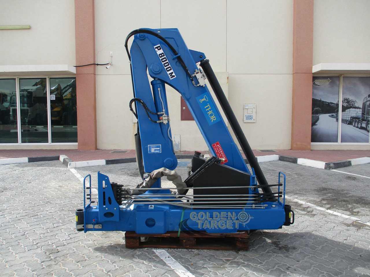 ING BONFIGLIOLI IBP 8000 M / 2SI CRANE - 装载起重机 适用于 卡车:图1 ING BONFIGLIOLI IBP 8000 M / 2SI CRANE - 装载起重机 适用于 卡车:图1