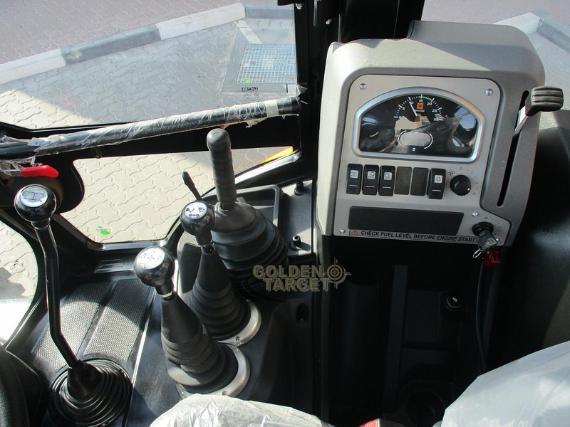 新的 装载机 JCB 3DX Plus 4x4 Backhoe Loader:图18 新的 装载机 JCB 3DX Plus 4x4 Backhoe Loader:图18