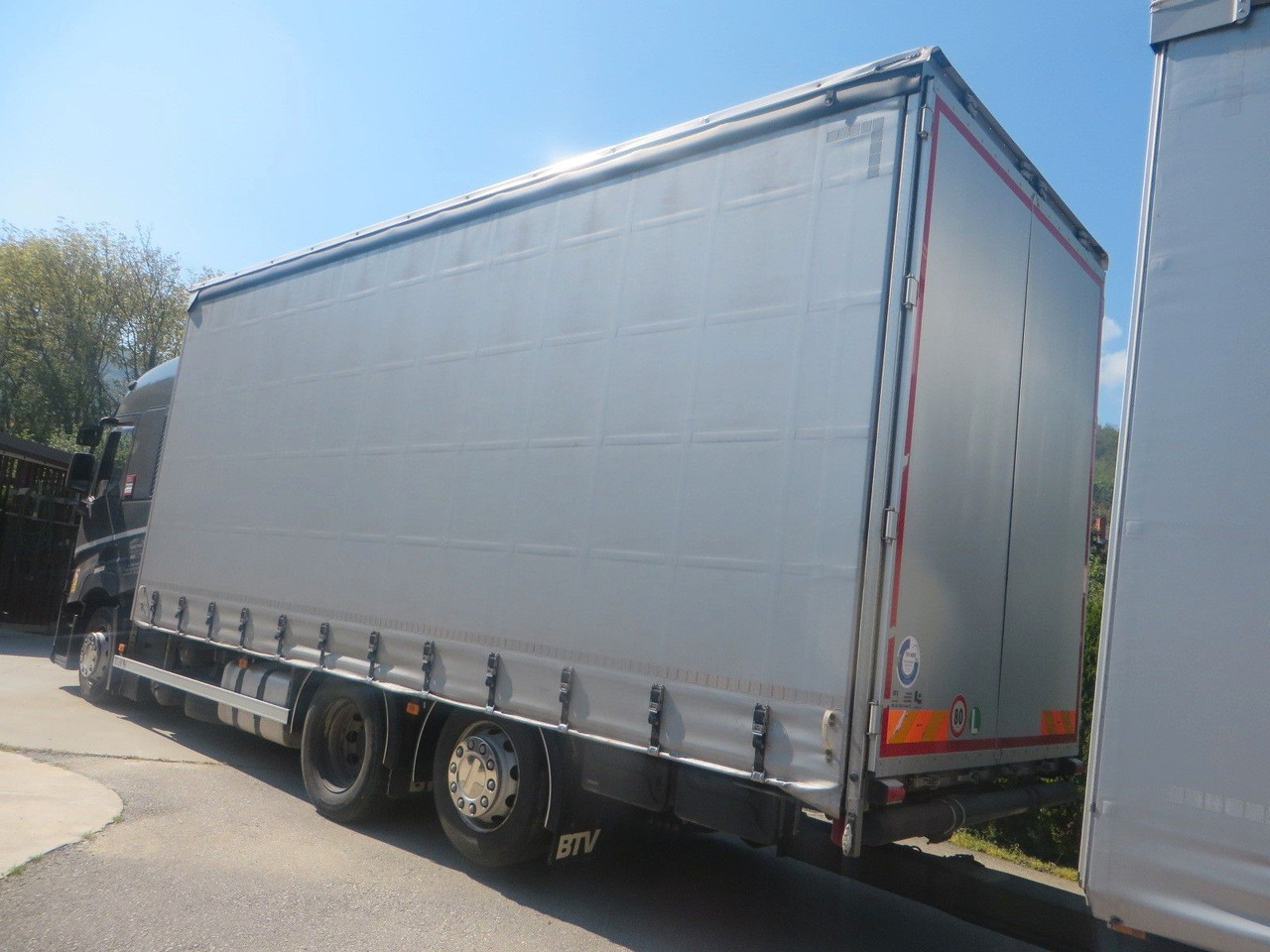 Renault T480 SC 6x2 tandem jumbo 116m3 - 侧帘卡车:图5 Renault T480 SC 6x2 tandem jumbo 116m3 - 侧帘卡车:图5