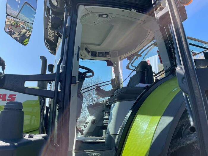 Claas Arion 650 - 拖拉机:图2 Claas Arion 650 - 拖拉机:图2