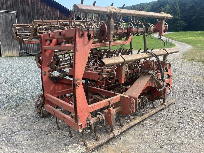 Hatzenbichler Saatbeetkombination 8m - 联合条播机:图3 Hatzenbichler Saatbeetkombination 8m - 联合条播机:图3