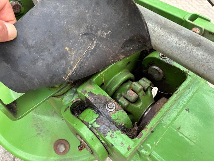 Krone KWT 11.22 - 翻草机/ 搂草机:图5 Krone KWT 11.22 - 翻草机/ 搂草机:图5