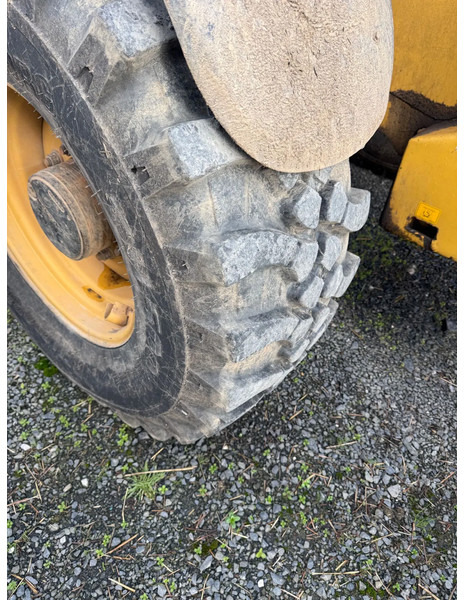 Caterpillar TH 407 CAG 40 KM Verreiker - 农业机械:图2 Caterpillar TH 407 CAG 40 KM Verreiker - 农业机械:图2