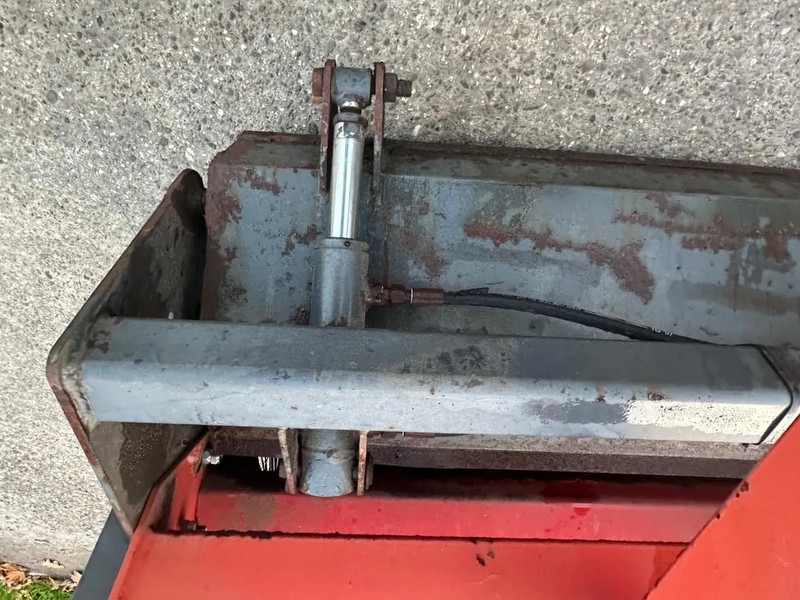 Hekamp Veegmachine met opvangbak Hydraulisch borstel - 拖拉机:图5 Hekamp Veegmachine met opvangbak Hydraulisch borstel - 拖拉机:图5