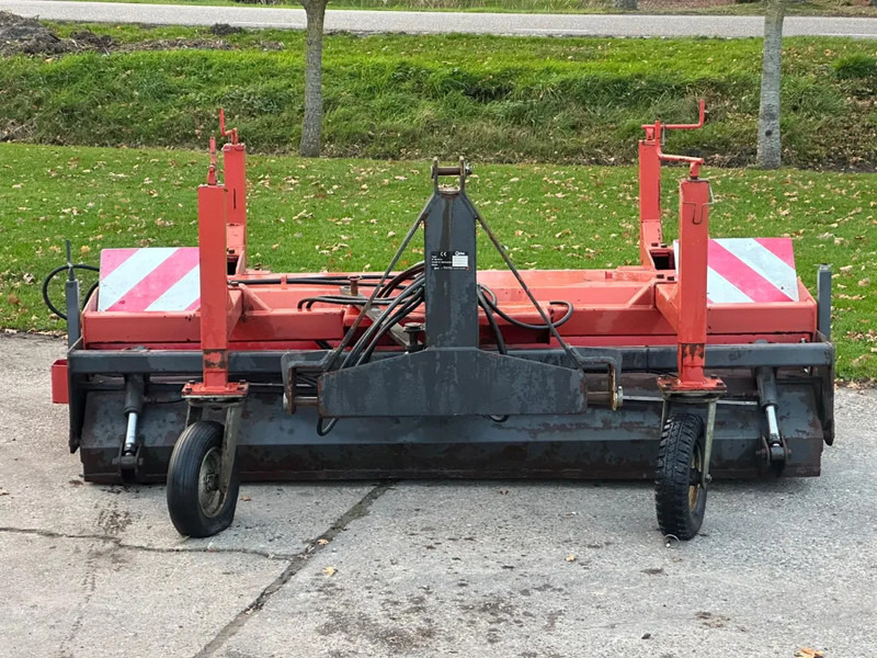 Hekamp Veegmachine met opvangbak Hydraulisch borstel - 拖拉机:图2 Hekamp Veegmachine met opvangbak Hydraulisch borstel - 拖拉机:图2