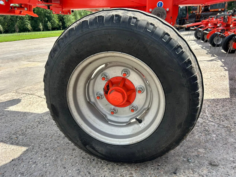 翻草机/ 搂草机 Kuhn GF 13012 Schudder getrokken：图17