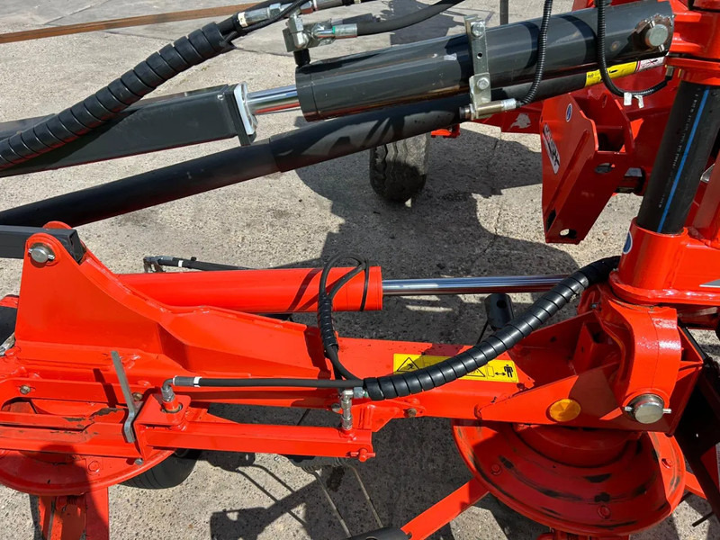 翻草机/ 搂草机 Kuhn GF 13012 Schudder getrokken：图16