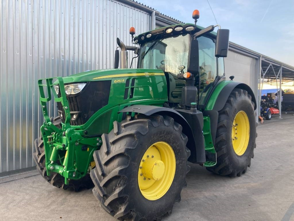 John Deere 6250 R - 拖拉机:图1 John Deere 6250 R - 拖拉机:图1