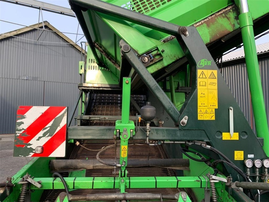 马铃薯收获机 AVR
8200 Spirit Ekstra aksel med hjultræk:图11 马铃薯收获机 AVR
8200 Spirit Ekstra aksel med hjultræk:图11