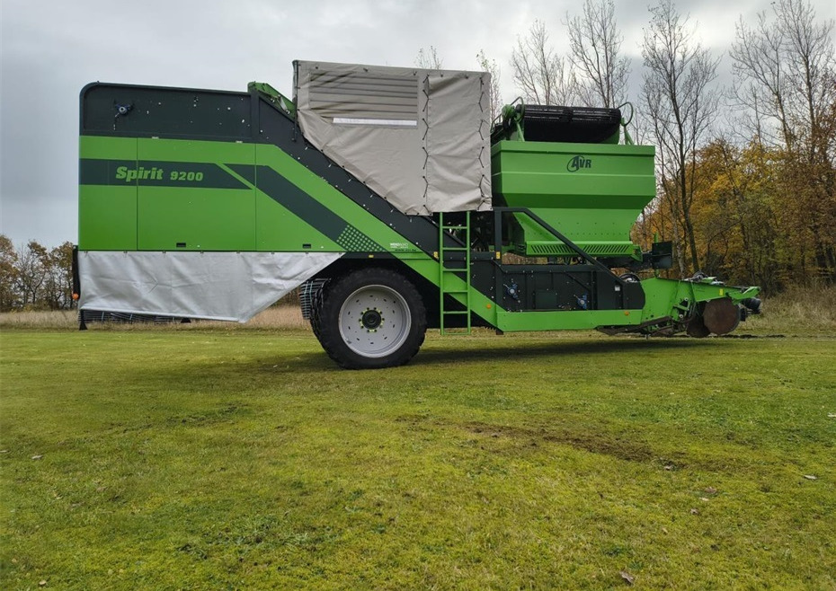 AVR Spirit 9200CR - 马铃薯收获机:图1 AVR Spirit 9200CR - 马铃薯收获机:图1