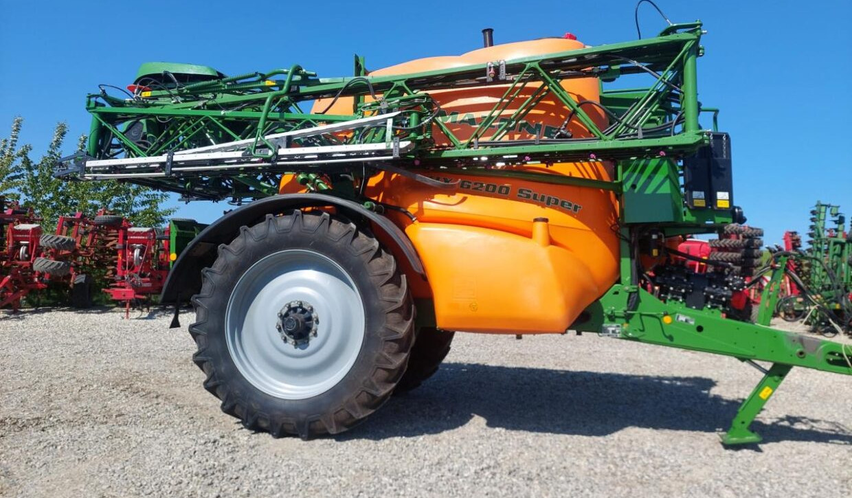 Amazone UX 6200 SUPER - 36-30-24m - 牵引式喷雾机:图2 Amazone UX 6200 SUPER - 36-30-24m - 牵引式喷雾机:图2