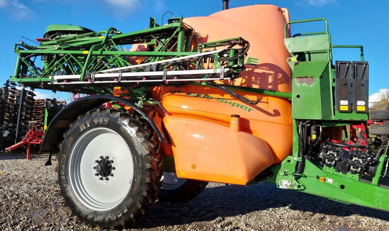 Amazone UX 6200 Super 30-24m - 牵引式喷雾机:图2 Amazone UX 6200 Super 30-24m - 牵引式喷雾机:图2