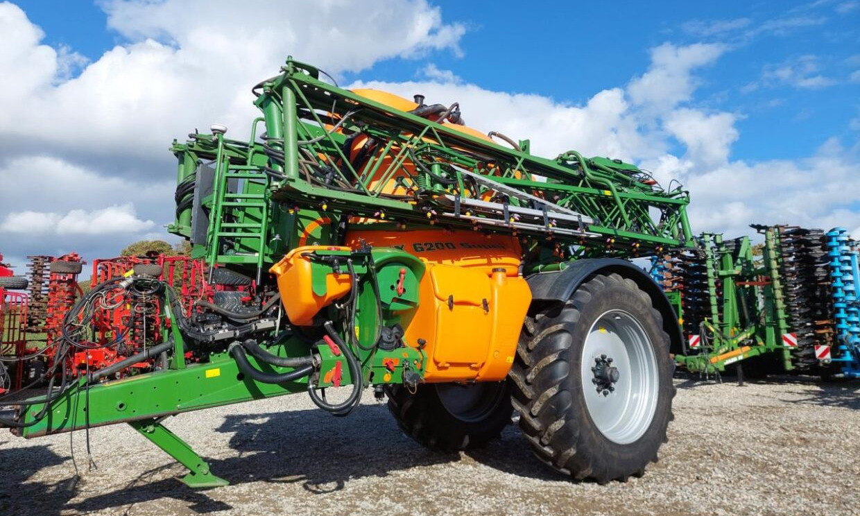 Amazone UX 6200 Super 36-24m med GPS - 牵引式喷雾机:图2 Amazone UX 6200 Super 36-24m med GPS - 牵引式喷雾机:图2