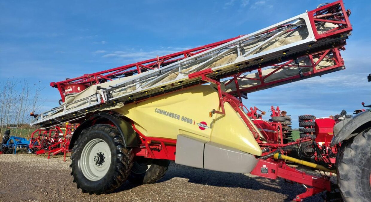Hardi Commander 6600i - 36m Twin - 牵引式喷雾机:图1 Hardi Commander 6600i - 36m Twin - 牵引式喷雾机:图1