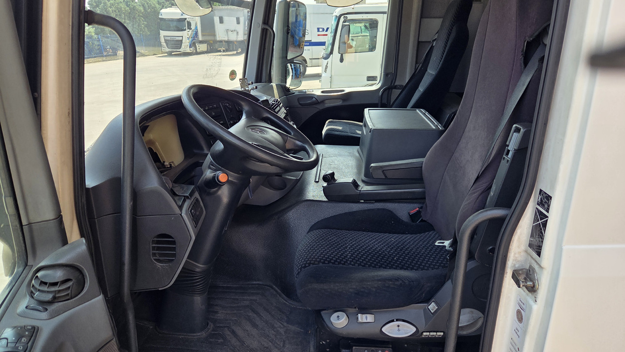 MERCEDES ACTROS MP3 MEDIUM - 驾驶室:图5 MERCEDES ACTROS MP3 MEDIUM - 驾驶室:图5