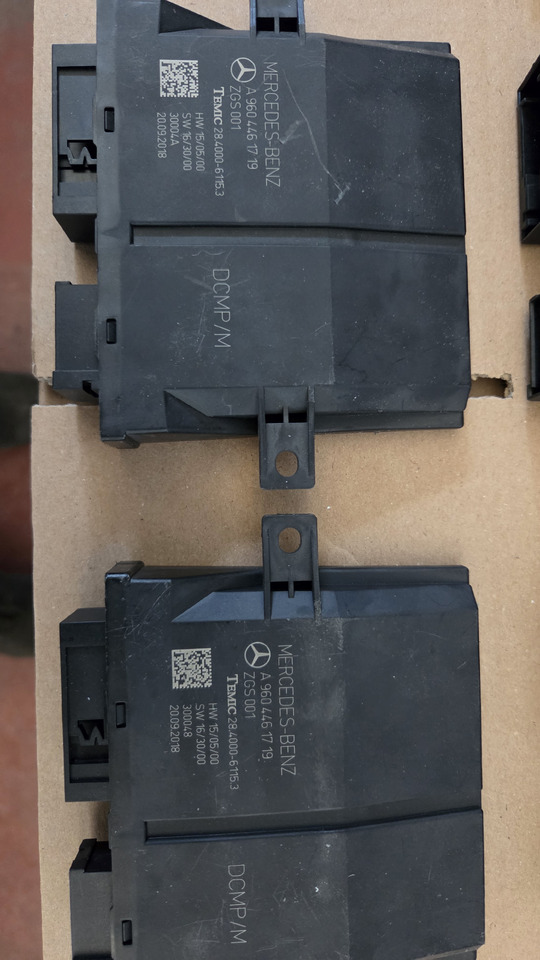 MERCEDES-BENZ CONTROL UNIT TM-BF - 仪表板 适用于 卡车:图2 MERCEDES-BENZ CONTROL UNIT TM-BF - 仪表板 适用于 卡车:图2