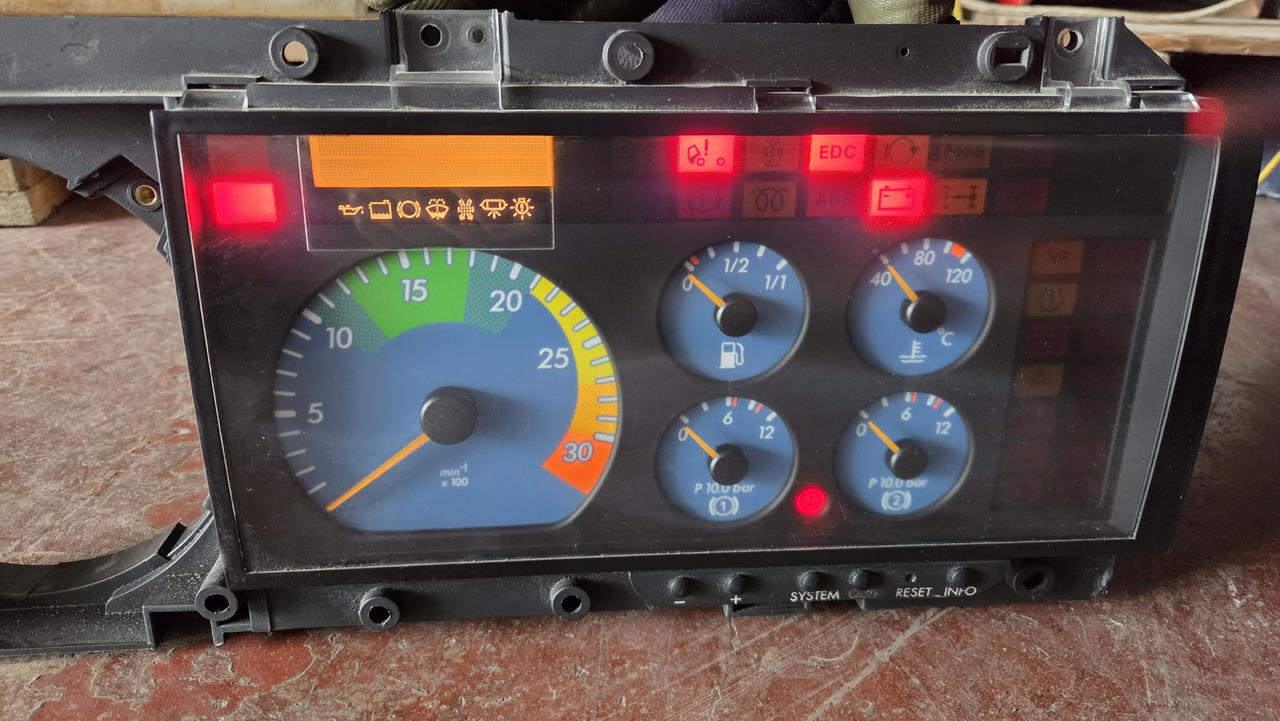 MERCEDES-BENZ INSTRUMENT PANEL MERCEDES ATEGO - 仪表板 适用于 卡车:图1 MERCEDES-BENZ INSTRUMENT PANEL MERCEDES ATEGO - 仪表板 适用于 卡车:图1