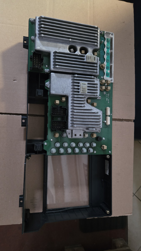 MERCEDES-BENZ - 仪表板 适用于 卡车:图3 MERCEDES-BENZ - 仪表板 适用于 卡车:图3