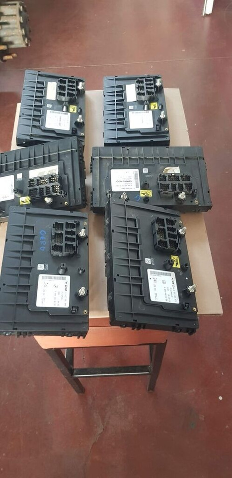 Mercedes-Benz instrumend panel Mercedes-Benz ACTROS MP2 - 仪表板 适用于 卡车:图4 Mercedes-Benz instrumend panel Mercedes-Benz ACTROS MP2 - 仪表板 适用于 卡车:图4