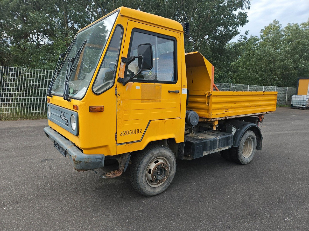 Multicar M26 Dreiseitenkipper 4x4 - 翻斗货车:图1 Multicar M26 Dreiseitenkipper 4x4 - 翻斗货车:图1
