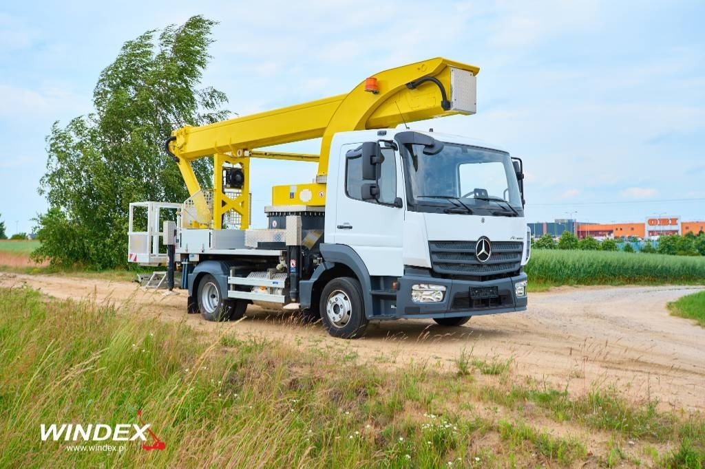 Palfinger P 300 KS - 车载空中平台:图2 Palfinger P 300 KS - 车载空中平台:图2