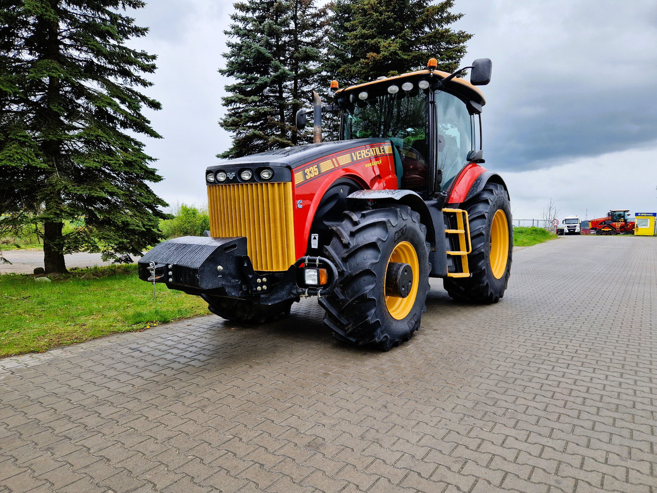 Versatile Buhler 335 - 拖拉机:图2 Versatile Buhler 335 - 拖拉机:图2