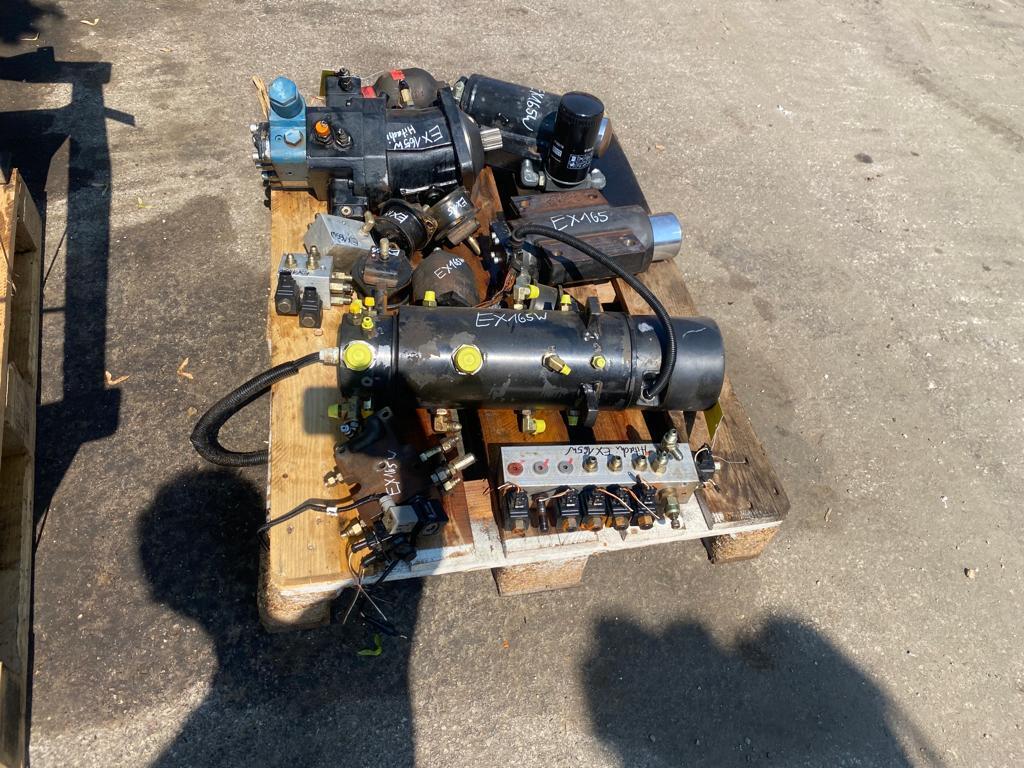 Hitachi EX 165W - 液压系统 适用于 建筑机械:图5 Hitachi EX 165W - 液压系统 适用于 建筑机械:图5
