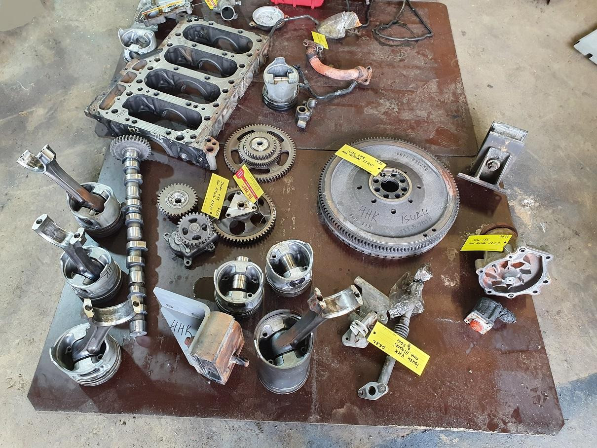 Isuzu 4HK 1X - 汽缸体 适用于 卡车:图2 Isuzu 4HK 1X - 汽缸体 适用于 卡车:图2