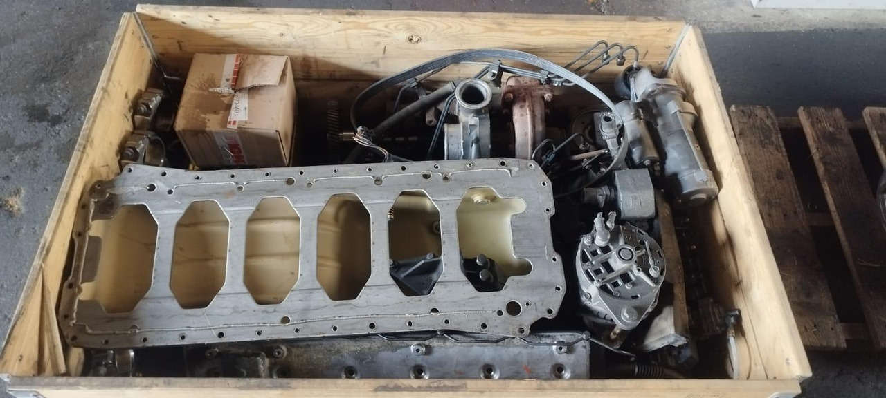 发动机 适用于 建筑机械 Komatsu SAA6D102E-2：图8