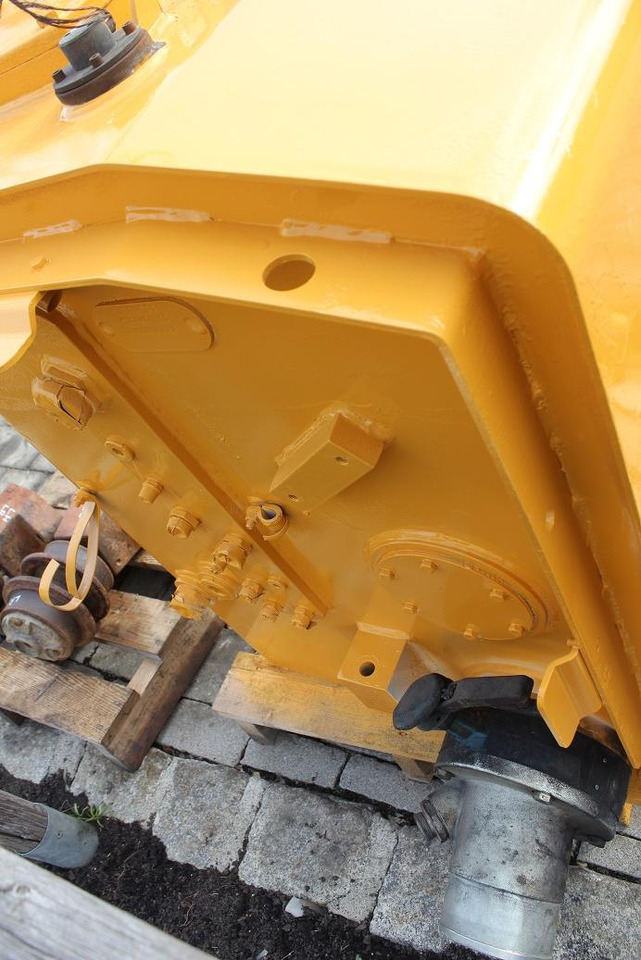 Liebherr A 904 C LIT - 燃料箱 适用于 建筑机械:图4 Liebherr A 904 C LIT - 燃料箱 适用于 建筑机械:图4