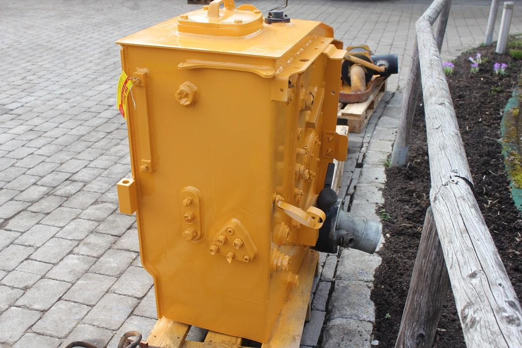 Liebherr A 904 C LIT - 燃料箱 适用于 建筑机械:图5 Liebherr A 904 C LIT - 燃料箱 适用于 建筑机械:图5