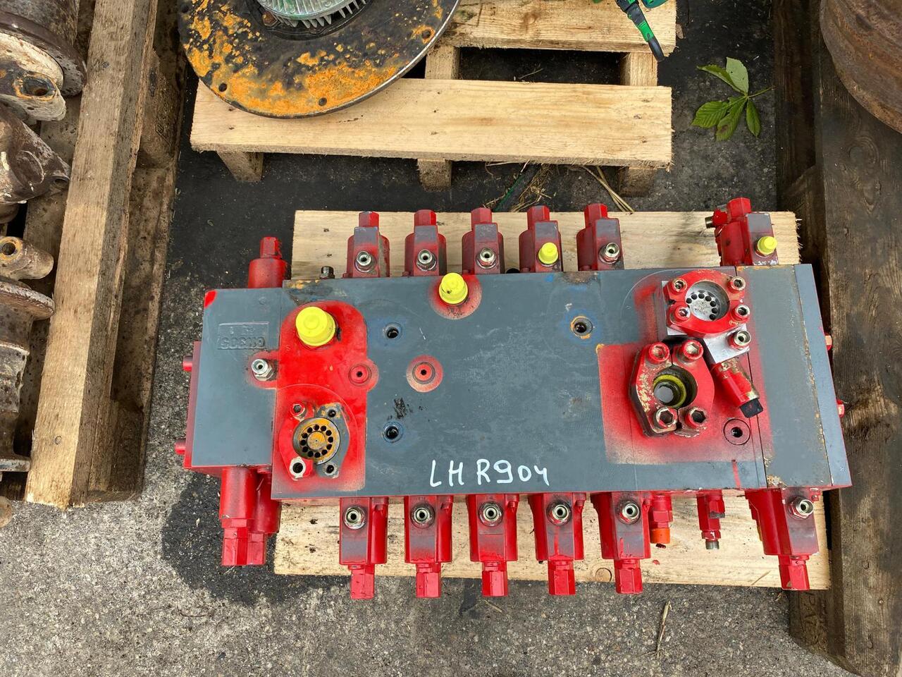 Liebherr R 904 - 液压阀 适用于 建筑机械:图1 Liebherr R 904 - 液压阀 适用于 建筑机械:图1