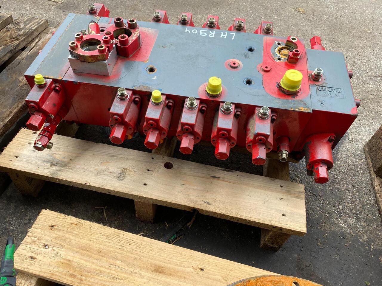 Liebherr R 904 - 液压阀 适用于 建筑机械:图3 Liebherr R 904 - 液压阀 适用于 建筑机械:图3