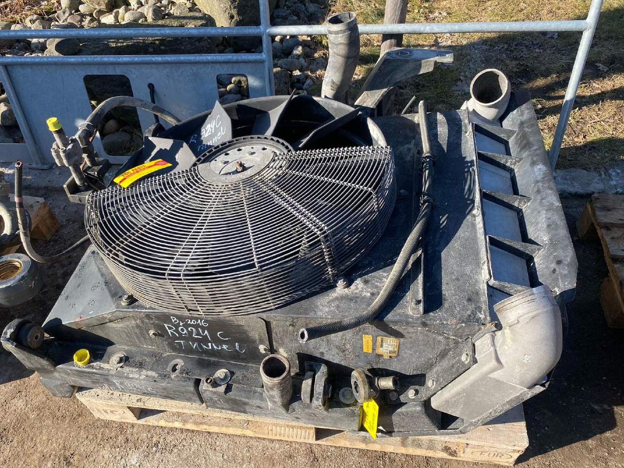 Liebherr R 924 C - 冷却系统 适用于 建筑机械:图4 Liebherr R 924 C - 冷却系统 适用于 建筑机械:图4