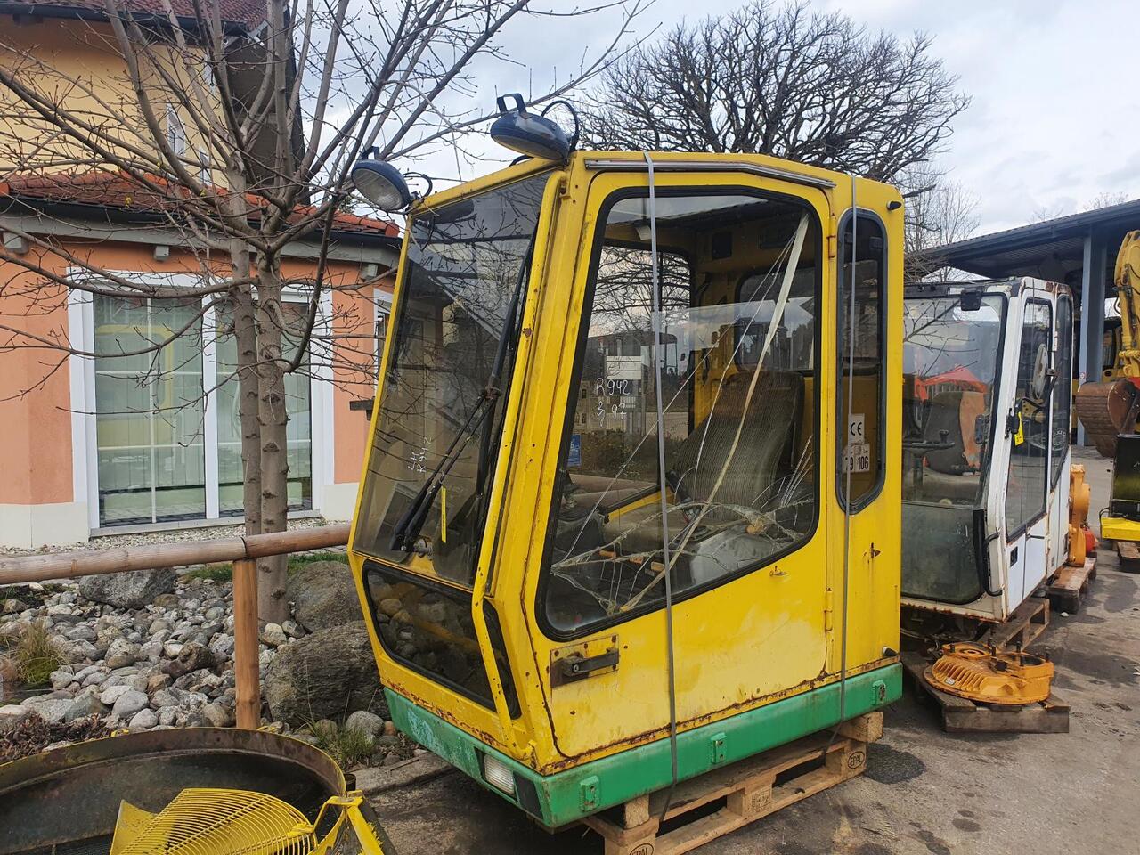 Liebherr R 942 - 驾驶室 适用于 履带式挖掘机:图1 Liebherr R 942 - 驾驶室 适用于 履带式挖掘机:图1