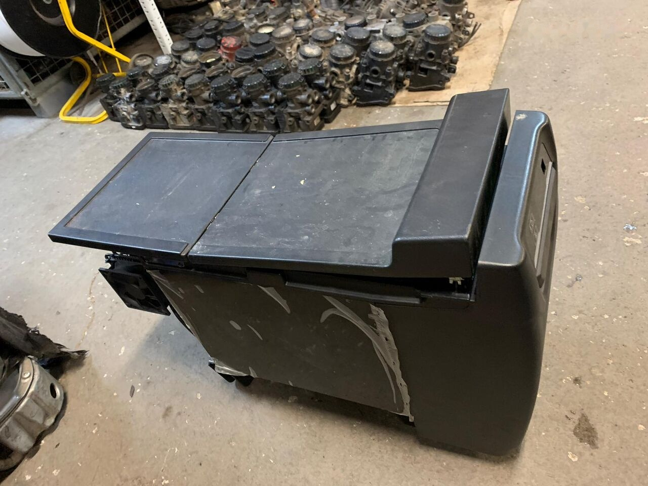 IVECO indel B 5802797207 SP940 24L stan nieznany 5802797207 IVECO - 驾驶室和内部 适用于 卡车:图5 IVECO indel B 5802797207 SP940 24L stan nieznany 5802797207 IVECO - 驾驶室和内部 适用于 卡车:图5