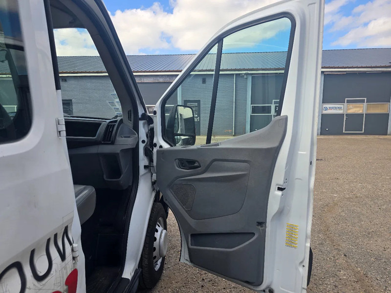 平板货车, 康比货车 Ford Transit 7 seats 2015：图12