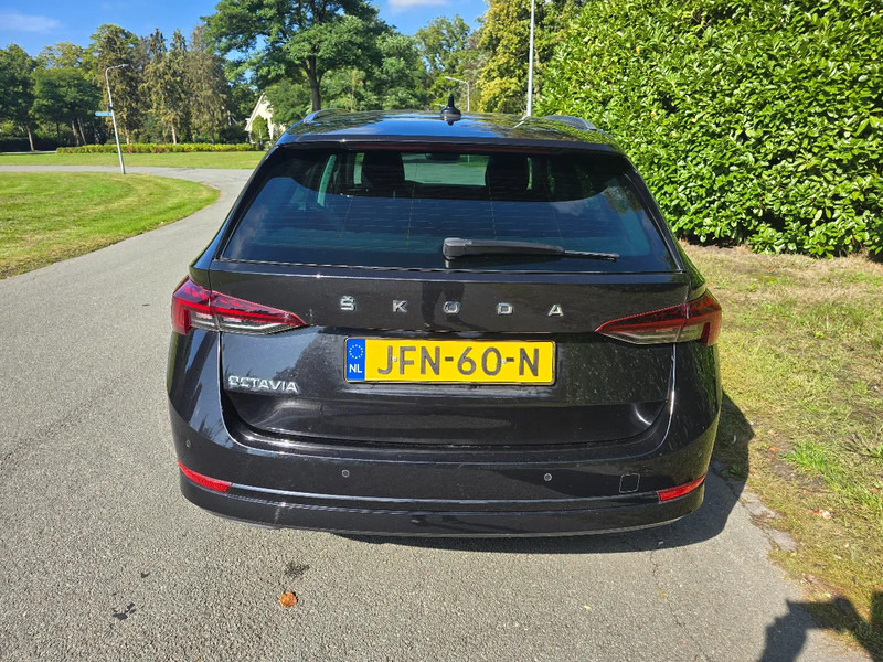 Škoda Octavia Combi 1.0 Benzine - 汽车:图4 Škoda Octavia Combi 1.0 Benzine - 汽车:图4