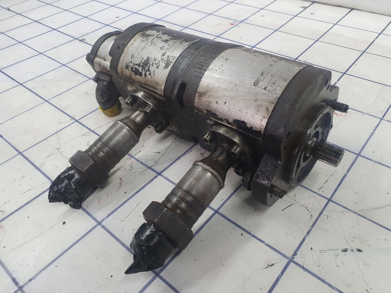 Liebherr LTM 1050-1 TRIPLE GEAR PUMP - 液压泵 适用于 移动式起重机:图4 Liebherr LTM 1050-1 TRIPLE GEAR PUMP - 液压泵 适用于 移动式起重机:图4