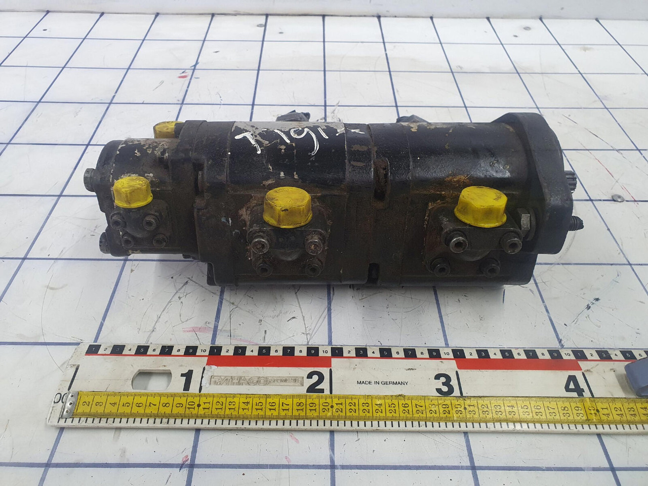 Liebherr LTM 1050-1 TRIPLE GEAR PUMP - 液压泵 适用于 移动式起重机:图1 Liebherr LTM 1050-1 TRIPLE GEAR PUMP - 液压泵 适用于 移动式起重机:图1